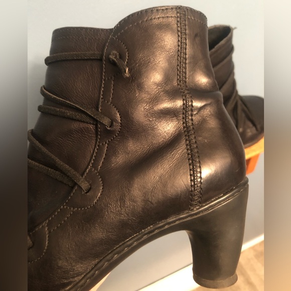 Camper Lace up Boot with side zipper, Black - Picture 6 of 7